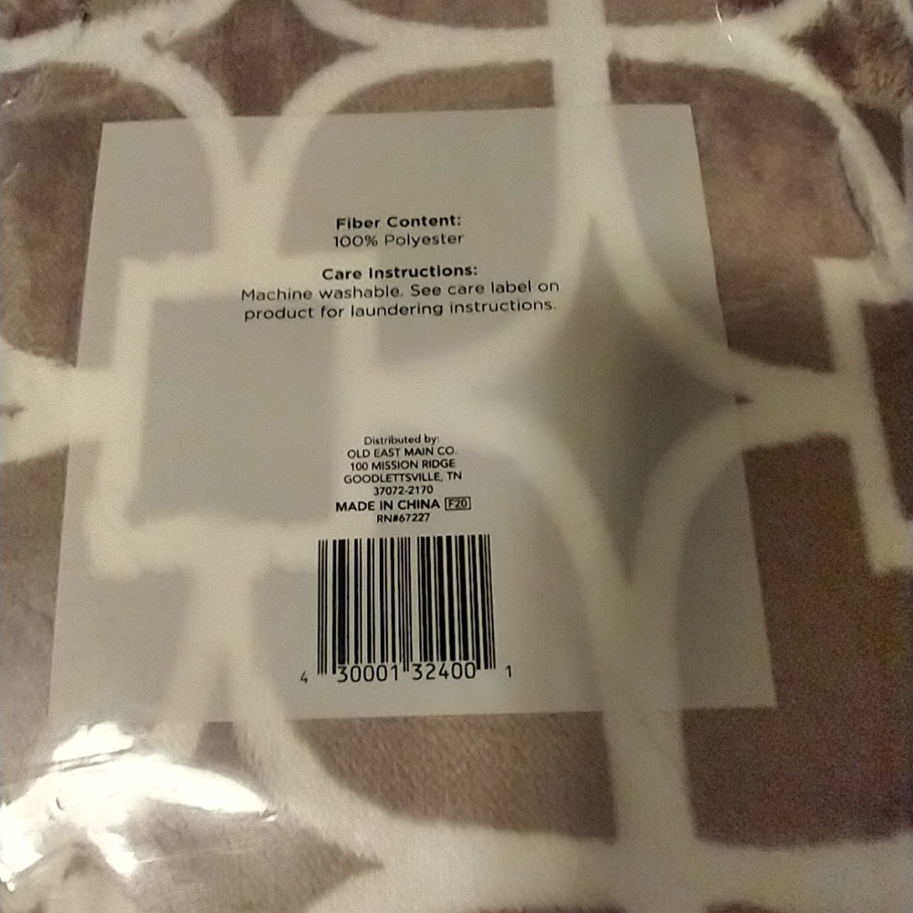 Comfort Bay Microlight Berber  Soft Throw Blanket - Picture 5 of 8